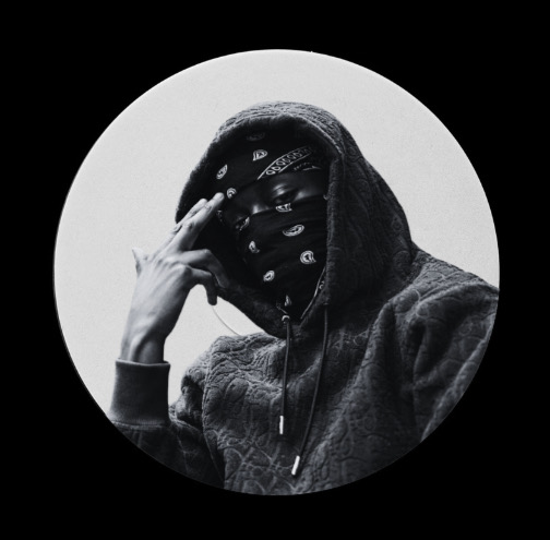 Kwengface - Plugged In 2.1 (Johnny Mahon Bootleg) [Southpoint Records]: a black and white photo of a person wearing a hoodie